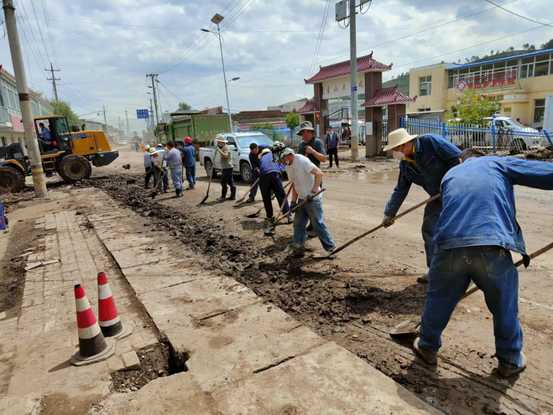 情系家鄉(xiāng)為人民 抗洪救災(zāi)勇?lián)?dāng)&mdash;&mdash;物產(chǎn)工投公司黨員干部、團(tuán)員青年奔赴災(zāi)區(qū)第一線搶險(xiǎn)救災(zāi)