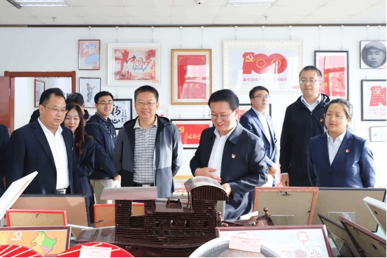 省農(nóng)村信用聯(lián)社與省物產(chǎn)集團(tuán)聯(lián)合開展&ldquo;傳承紅色文化  堅定理想信念&rdquo;主題黨日活動