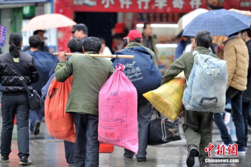 聚焦春節&ldquo;恐歸族&rdquo;：近鄉情怯，恐懼何來？(圖)